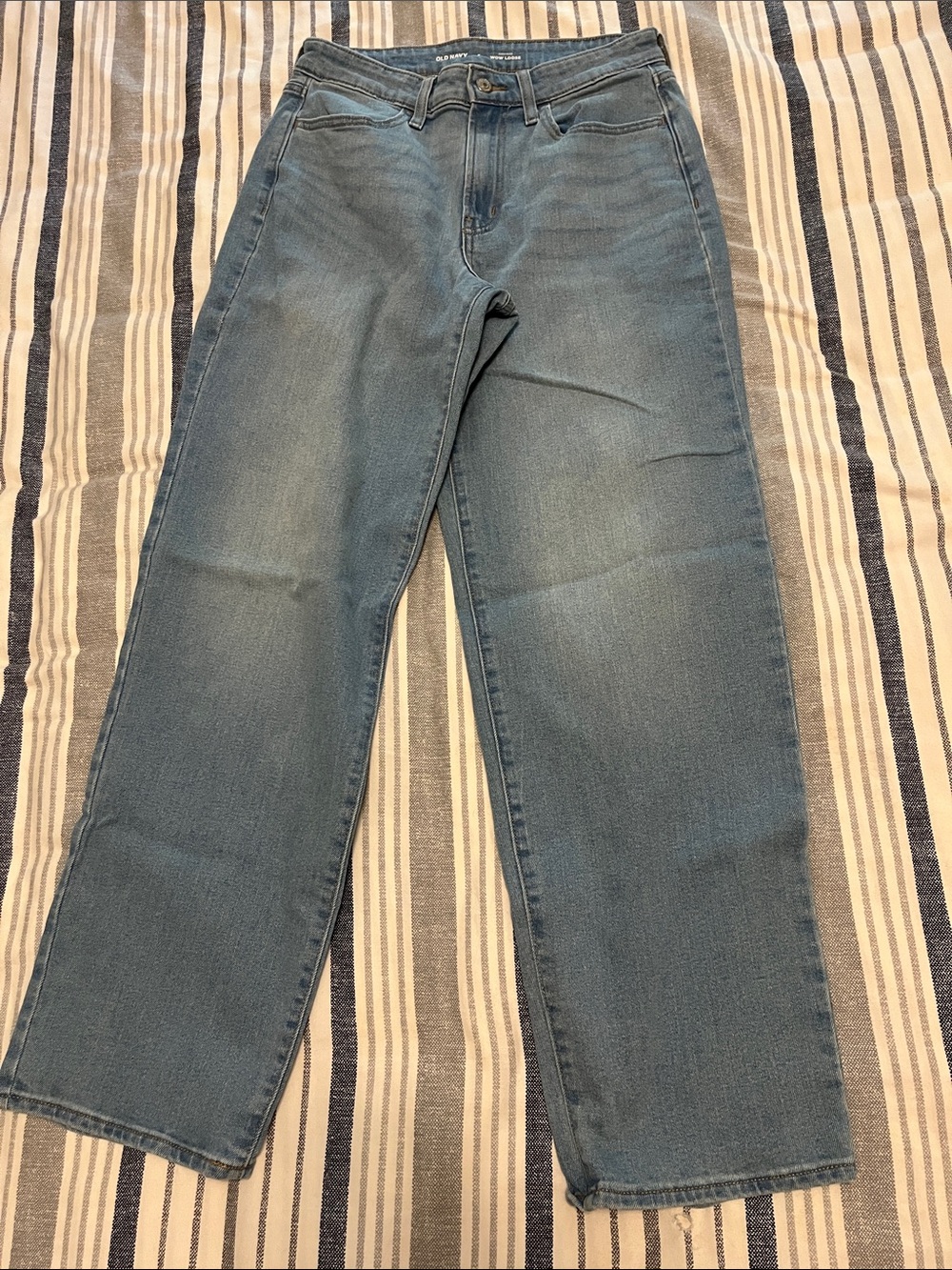 Old Navy womens Relaxed Straight Jeans — Medium Blue Wash